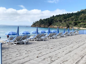 Le Lavandou Pramousquier Villa Entière Plage Accès Direct et Piscine Collective ouverte du 1er mai au 30 septembre Clim Wifi